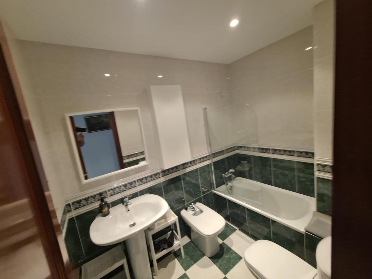 Apartamento Con Vistas, Amplio Y Luminoso Monforte De Lemos Exteriör bild